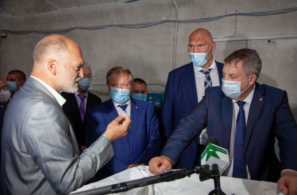 Научно-производственное предприятие «Экокремний» посетила делегация во главе с губернатором Брянской обл.